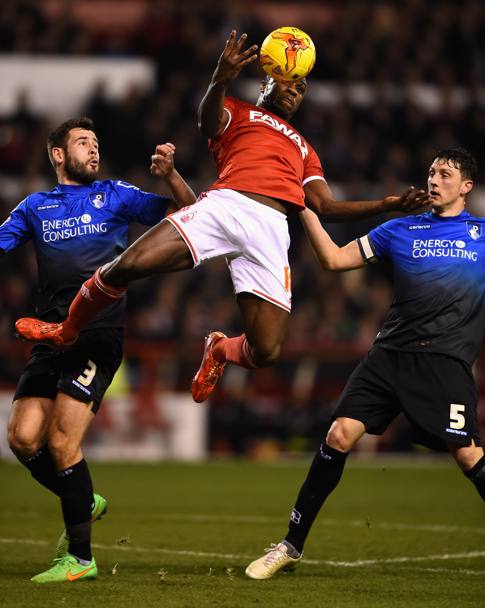 Michael Antonio del Nottingham Forest stoppa di petto il pallone (Getty Images)